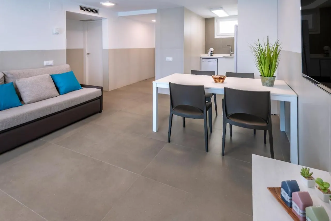 Rentalmar Salou Playa Family Suites & Pool